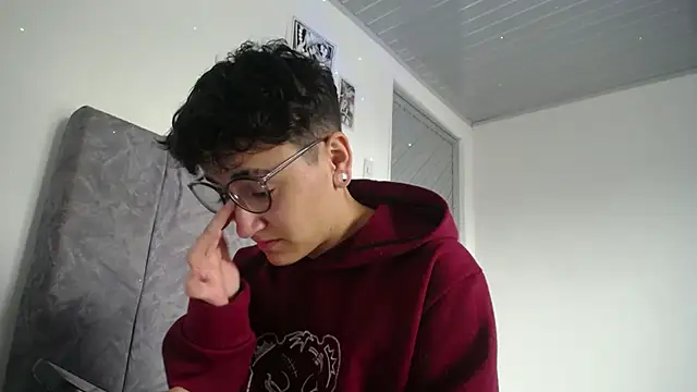 Snapshot of linda_33 chatting on 03/30/26, 05:25 linda 33 online show from 03/30/26, 05:25