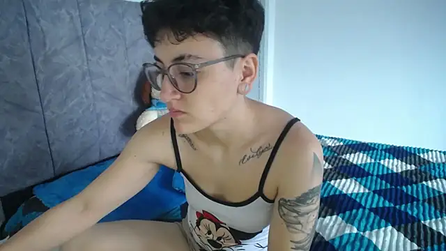 Snapshot of linda_33 chatting on 03/31/26, 07:36 linda 33 online show from 03/31/26, 07:36