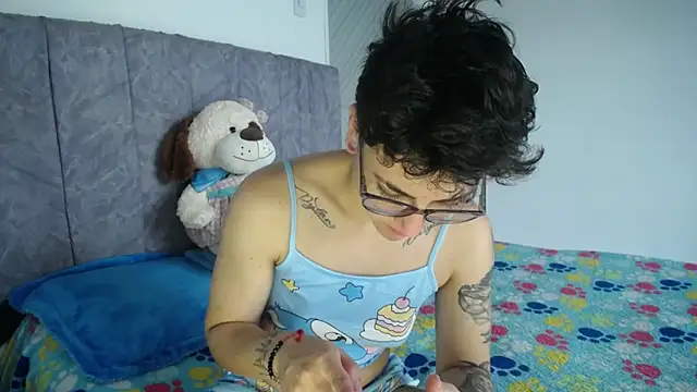 Snapshot of linda_33 chatting on 04/05/26, 08:28 linda 33 online show from 04/05/26, 08:28