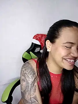 leila 22 online show from 01/04/25, 12:05