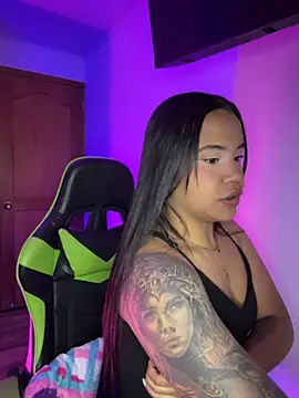 leila 22 online show from 09/27/25, 07:57