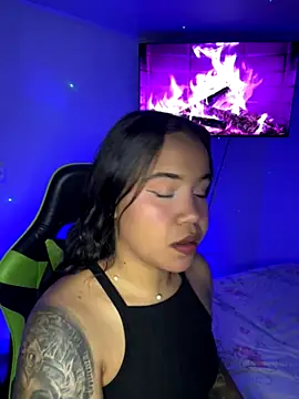 leila 22 online show from 11/09/25, 07:17