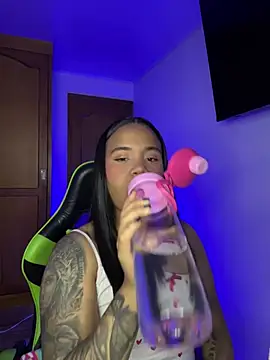 leila 22 online show from 03/23/26, 08:29