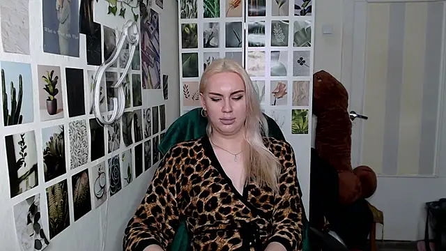 CapriScorpion online show from 10/10/25, 01:21