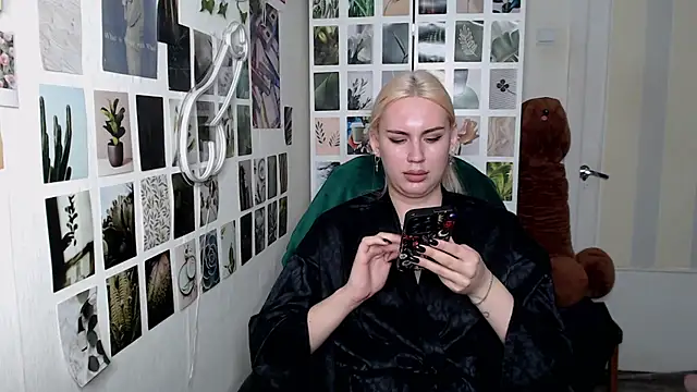 CapriScorpion online show from 10/17/25, 02:41