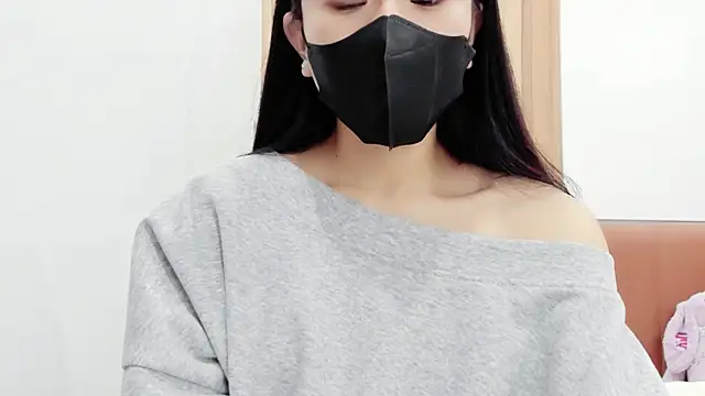 Lita-Julia online show from 03/15/25, 11:06