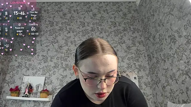 Snapshot of Tina_Walker chatting on 03/16/25, 01:17 Tina Walker online show from 03/16/25, 01:17