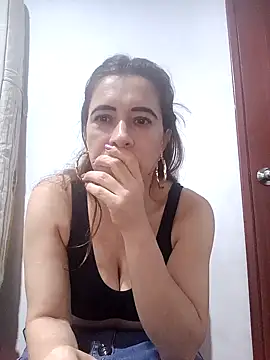 Snapshot of mademonsexy chatting on 02/02/25, 10:49 mademonsexy online show from 02/02/25, 10:49