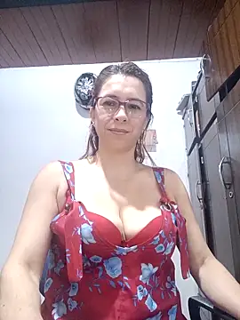 Snapshot of mademonsexy chatting on 02/11/25, 11:44 mademonsexy online show from 02/11/25, 11:44