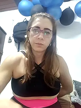 Snapshot of mademonsexy chatting on 09/20/25, 03:51 mademonsexy online show from 09/20/25, 03:51