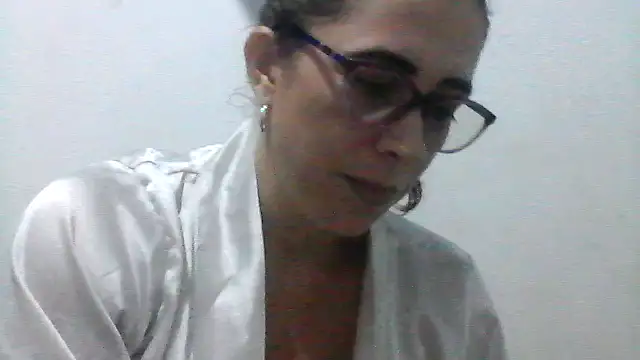 Snapshot of mademonsexy chatting on 10/04/25, 03:37 mademonsexy online show from 10/04/25, 03:37