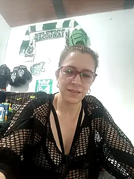 Snapshot of mademonsexy chatting on 10/07/25, 02:53 mademonsexy online show from 10/07/25, 02:53