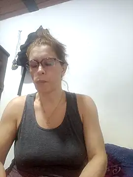 Snapshot of mademonsexy chatting on 10/28/25, 03:21 mademonsexy online show from 10/28/25, 03:21