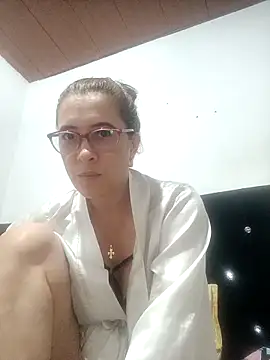 Snapshot of mademonsexy chatting on 11/29/25, 04:37 mademonsexy online show from 11/29/25, 04:37