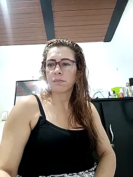 Snapshot of mademonsexy chatting on 12/13/25, 10:59 mademonsexy online show from 12/13/25, 10:59