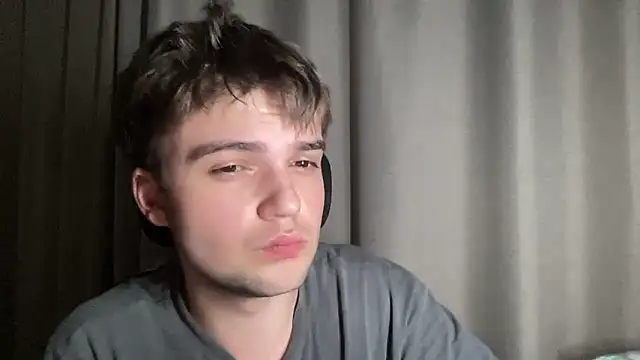 superfluboy  online show from 10/29/25, 09:38