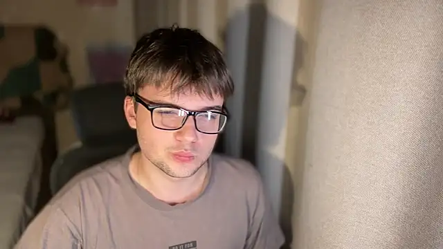 superfluboy  online show from 11/08/25, 08:40