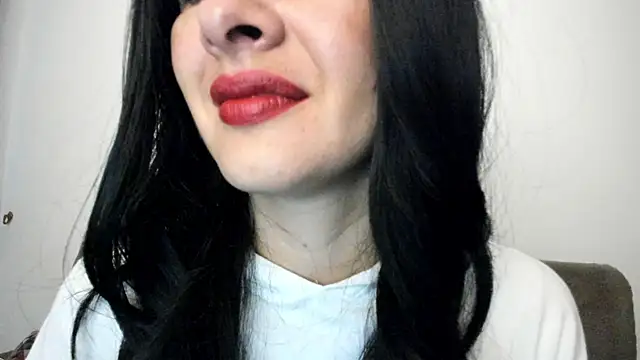 Snapshot of queen_fetish chatting on 12/04/24, 10:46 queen fetish online show from 12/04/24, 10:46