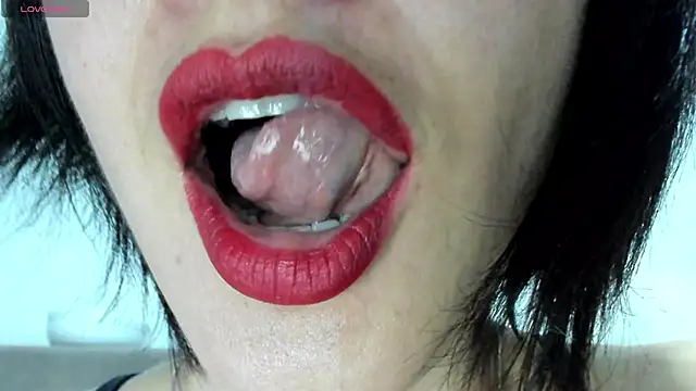 Snapshot of queen_fetish chatting on 02/10/25, 09:58 queen fetish online show from 02/10/25, 09:58