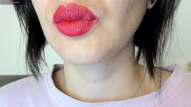 Snapshot of queen_fetish chatting on 02/12/25, 10:24 queen fetish online show from 02/12/25, 10:24