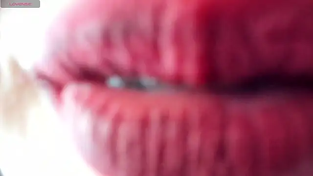 Snapshot of queen_fetish chatting on 02/12/25, 01:27 queen fetish online show from 02/12/25, 01:27