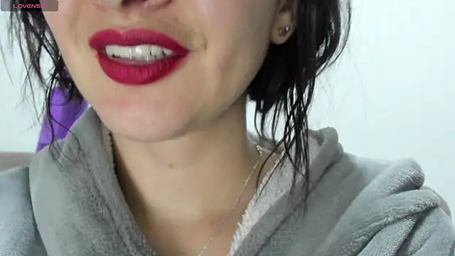 Snapshot of queen_fetish chatting on 03/04/25, 11:32 queen fetish online show from 03/04/25, 11:32