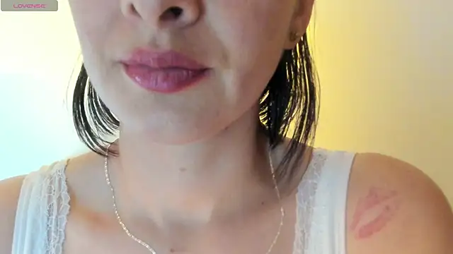 Snapshot of queen_fetish chatting on 09/10/25, 03:45 queen fetish online show from 09/10/25, 03:45