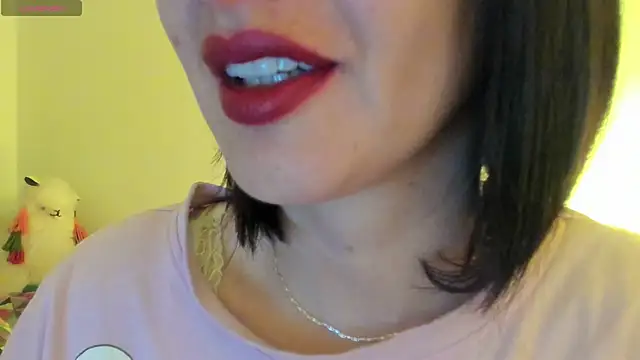 Snapshot of queen_fetish chatting on 09/18/25, 10:17 queen fetish online show from 09/18/25, 10:17