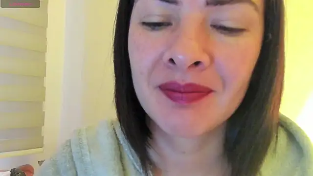 Snapshot of queen_fetish chatting on 09/22/25, 10:39 queen fetish online show from 09/22/25, 10:39