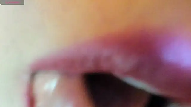 Snapshot of queen_fetish chatting on 09/28/25, 04:34 queen fetish online show from 09/28/25, 04:34