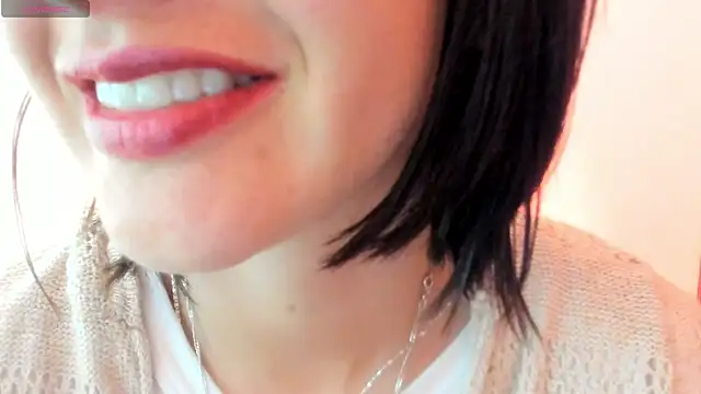 Snapshot of queen_fetish chatting on 11/10/25, 04:17 queen fetish online show from 11/10/25, 04:17