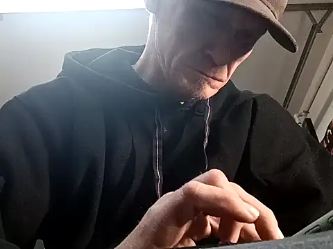 Snapshot of ironwood420 chatting on 12/17/24, 02:33 ironwood420 online show from 12/17/24, 02:33