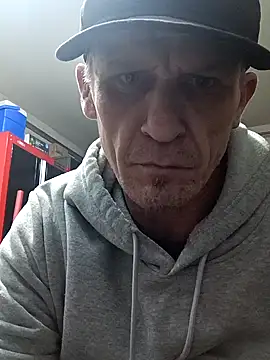 Snapshot of ironwood420 chatting on 02/10/25, 01:33 ironwood420 online show from 02/10/25, 01:33