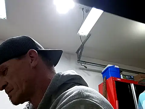 Snapshot of ironwood420 chatting on 02/19/25, 09:28 ironwood420 online show from 02/19/25, 09:28