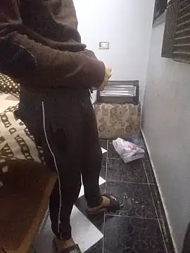 Snapshot of Arabian-B chatting on 12/23/24, 04:12 Arabian-B online show from 12/23/24, 04:12