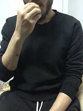 Snapshot of Arabian-B chatting on 01/06/25, 06:10 Arabian-B online show from 01/06/25, 06:10