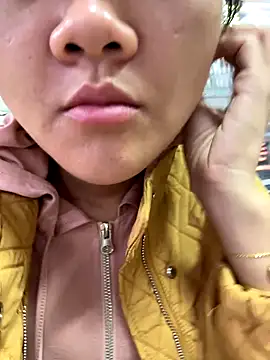 Zhuli11 online show from 10/29/25, 10:06