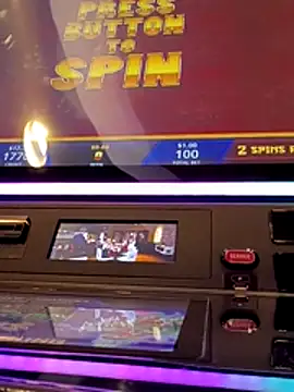 Snapshot of prettyboi6992 chatting on 03/23/26, 04:00 prettyboi6992 online show from 03/23/26, 04:00