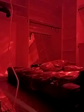 Snapshot of prettyboi6992 chatting on 04/03/26, 06:44 prettyboi6992 online show from 04/03/26, 06:44