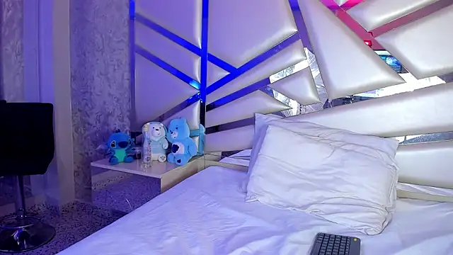 Miia002 online show from 11/01/25, 04:25