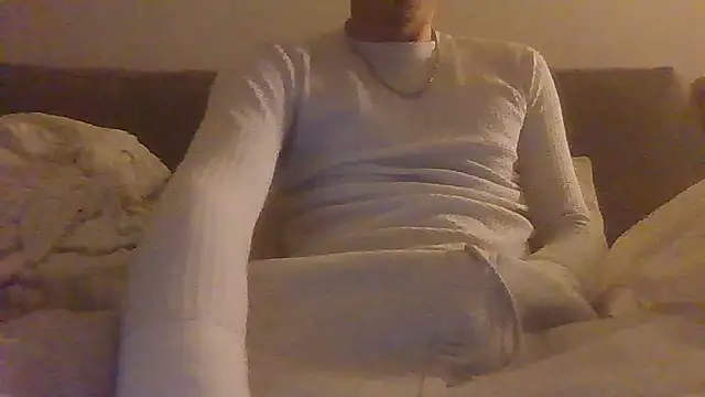 Snapshot of dominateurHot chatting on 12/23/25, 12:30 dominateurHot online show from 12/23/25, 12:30