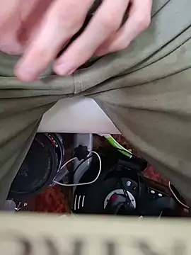 Snapshot of FreezingTie850 chatting on 03/20/26, 01:05 FreezingTie850 online show from 03/20/26, 01:05