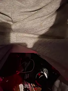 Snapshot of FreezingTie850 chatting on 03/22/26, 10:46 FreezingTie850 online show from 03/22/26, 10:46