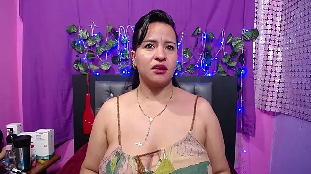 Snapshot of hazel_34 chatting on 01/10/25, 07:11 hazel 34 online show from 01/10/25, 07:11