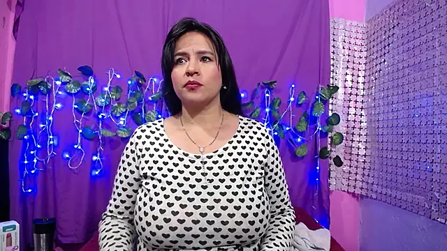 Snapshot of hazel_34 chatting on 02/01/25, 02:16 hazel 34 online show from 02/01/25, 02:16