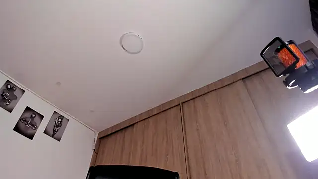 Snapshot of Bambi_gurl chatting on 01/30/25, 01:22 Bambi gurl online show from 01/30/25, 01:22