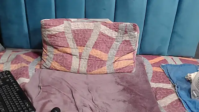 BLACKberry008 online show from 02/20/25, 06:57