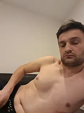 Snapshot of suarez1235 chatting on 02/06/26, 08:34 suarez1235 online show from 02/06/26, 08:34