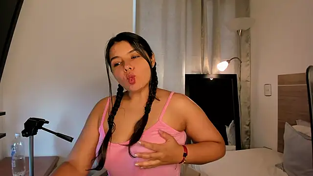 Snapshot of miaa_daniels chatting on 02/09/25, 09:17 miaa daniels online show from 02/09/25, 09:17