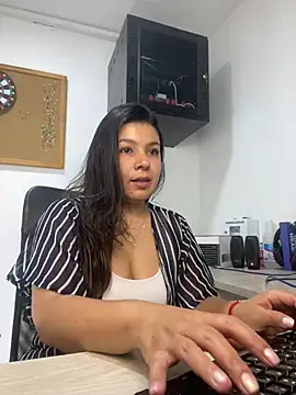 Snapshot of miaa_daniels chatting on 03/03/25, 04:14 miaa daniels online show from 03/03/25, 04:14
